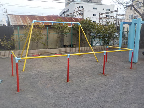 恐竜の補修塗装・・・